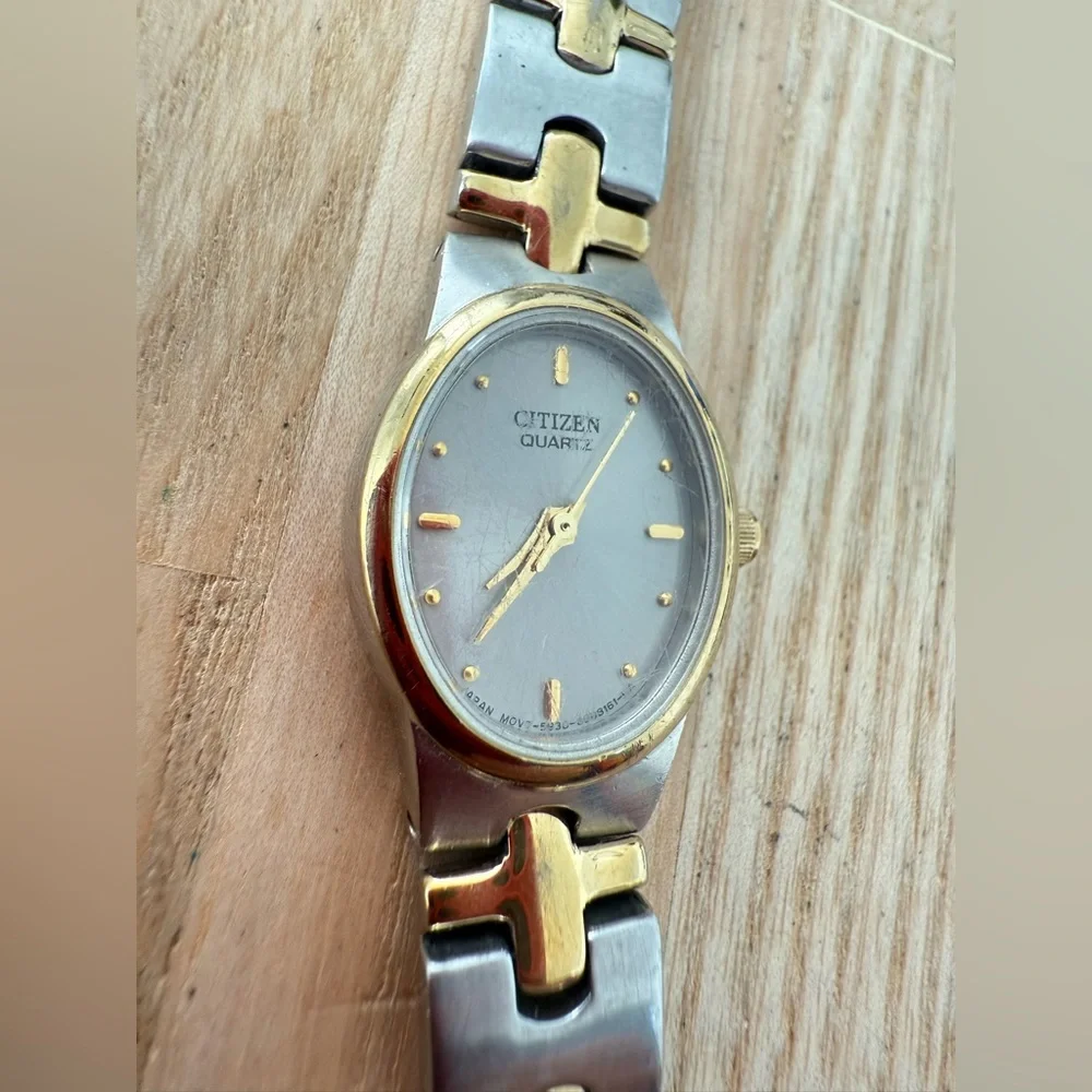Vintage Citizen quartz ladies oval two tone watch NEW BATTERY